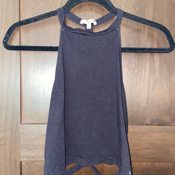 Tank top with lines on back - Picture 1 of 2